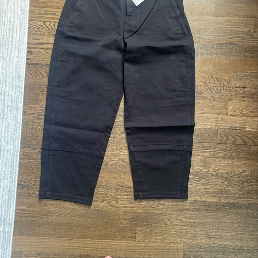 Black Cropped Ankle Jeans with Matte Finish